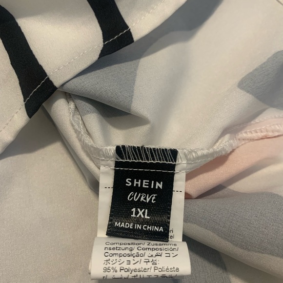 Shein Curve Abstract Print Blouse T-shirt - 1XL - Picture 2 of 5